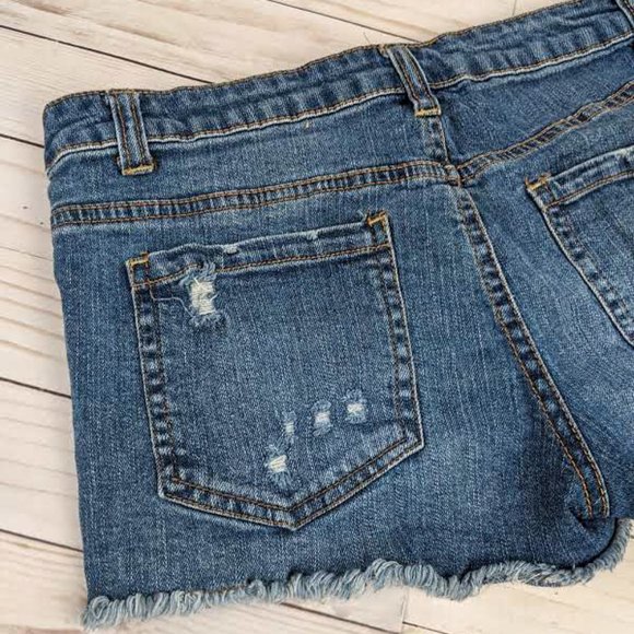 🎇 Empire Abigail Distressed Lace Pocket Shorts 9 - Picture 5 of 8